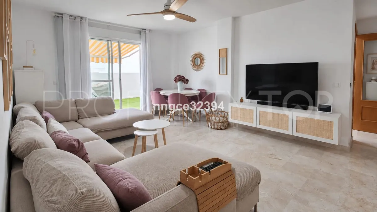 3 bedrooms ground floor apartment in Benahavis for sale