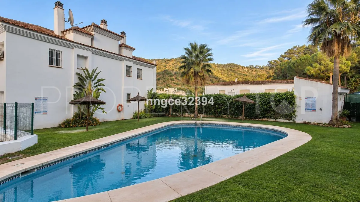 3 bedrooms ground floor apartment in Benahavis for sale