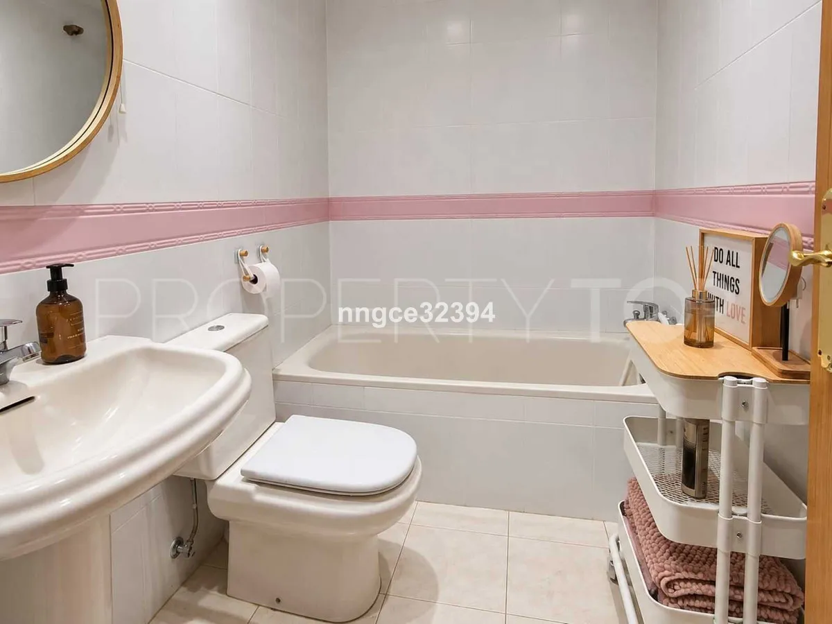 3 bedrooms ground floor apartment in Benahavis for sale