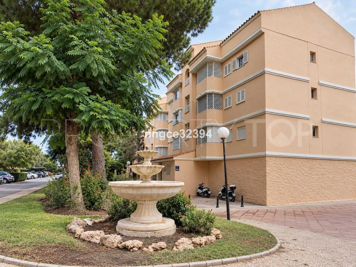 Apartamento en venta en New Golden Mile con 2 dormitorios