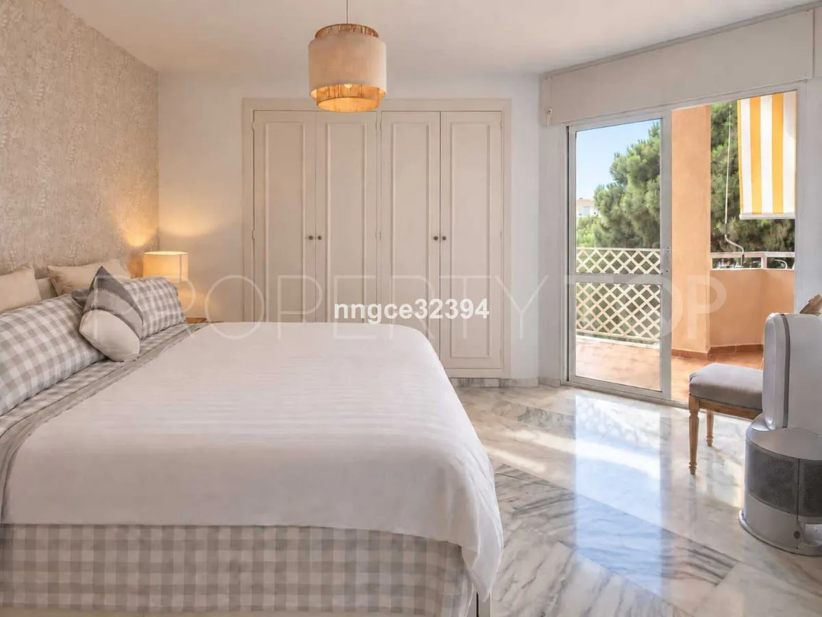 Apartamento en venta en New Golden Mile con 2 dormitorios
