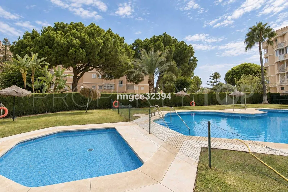 Apartamento en venta en New Golden Mile con 2 dormitorios