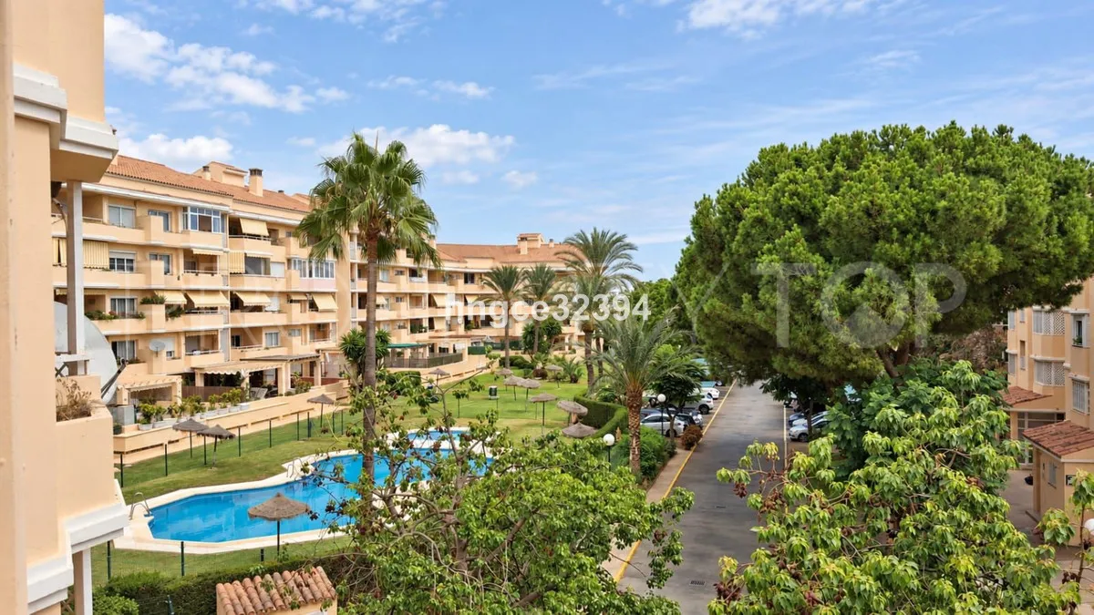 Apartamento en venta en New Golden Mile con 2 dormitorios