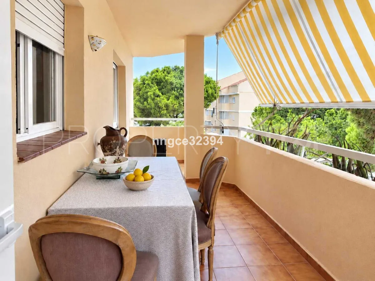 Apartamento en venta en New Golden Mile con 2 dormitorios