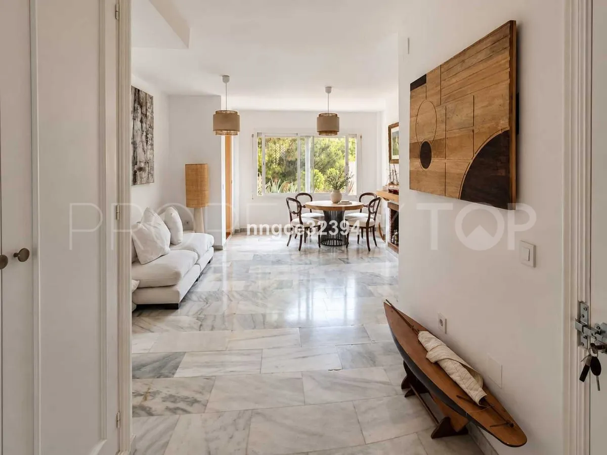 Apartamento en venta en New Golden Mile con 2 dormitorios