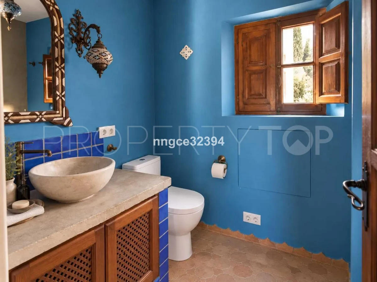 Se vende adosado en Nueva Andalucia con 2 dormitorios