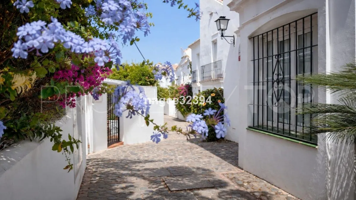 Penthouse for sale in New Golden Mile