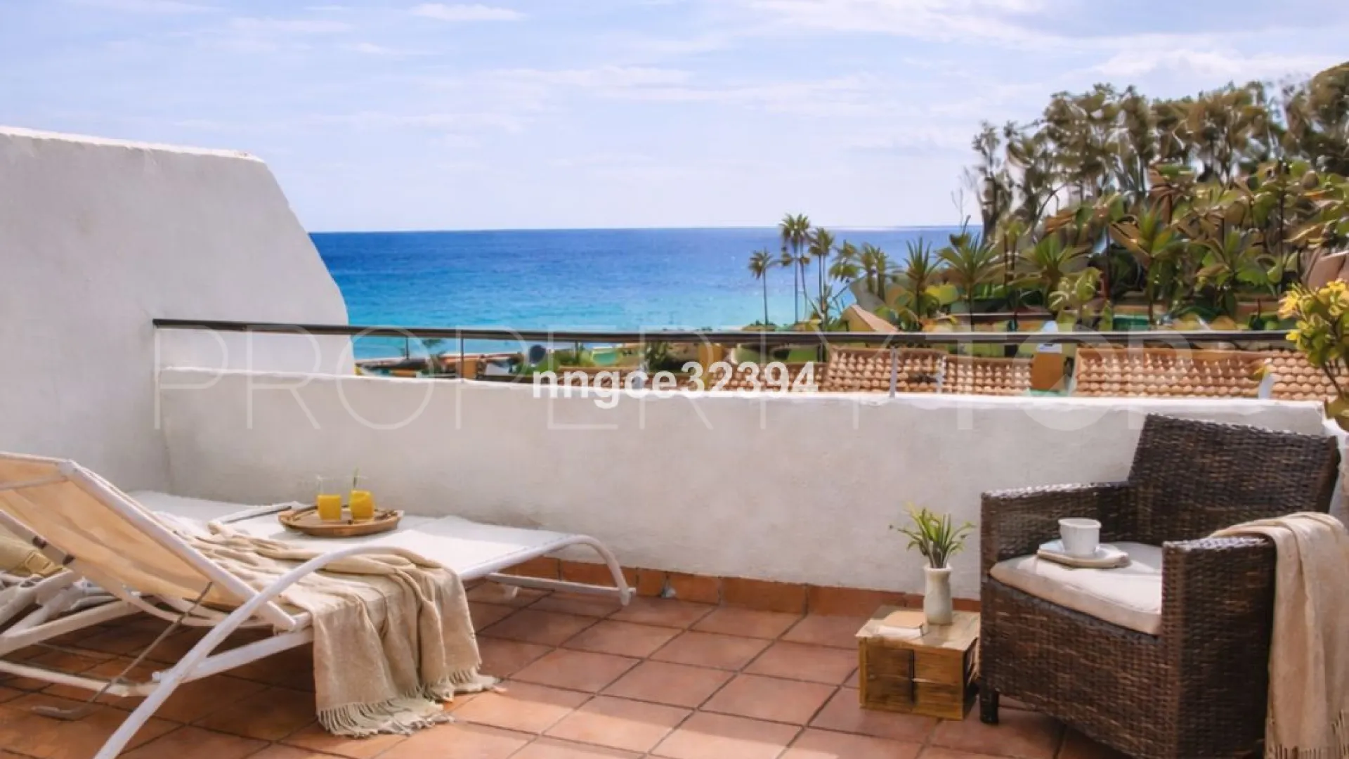 Buy town house with 4 bedrooms in Manilva