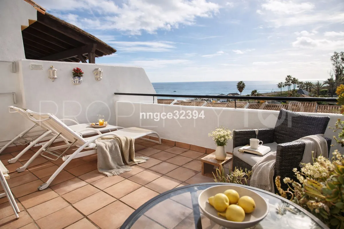 Buy town house with 4 bedrooms in Manilva