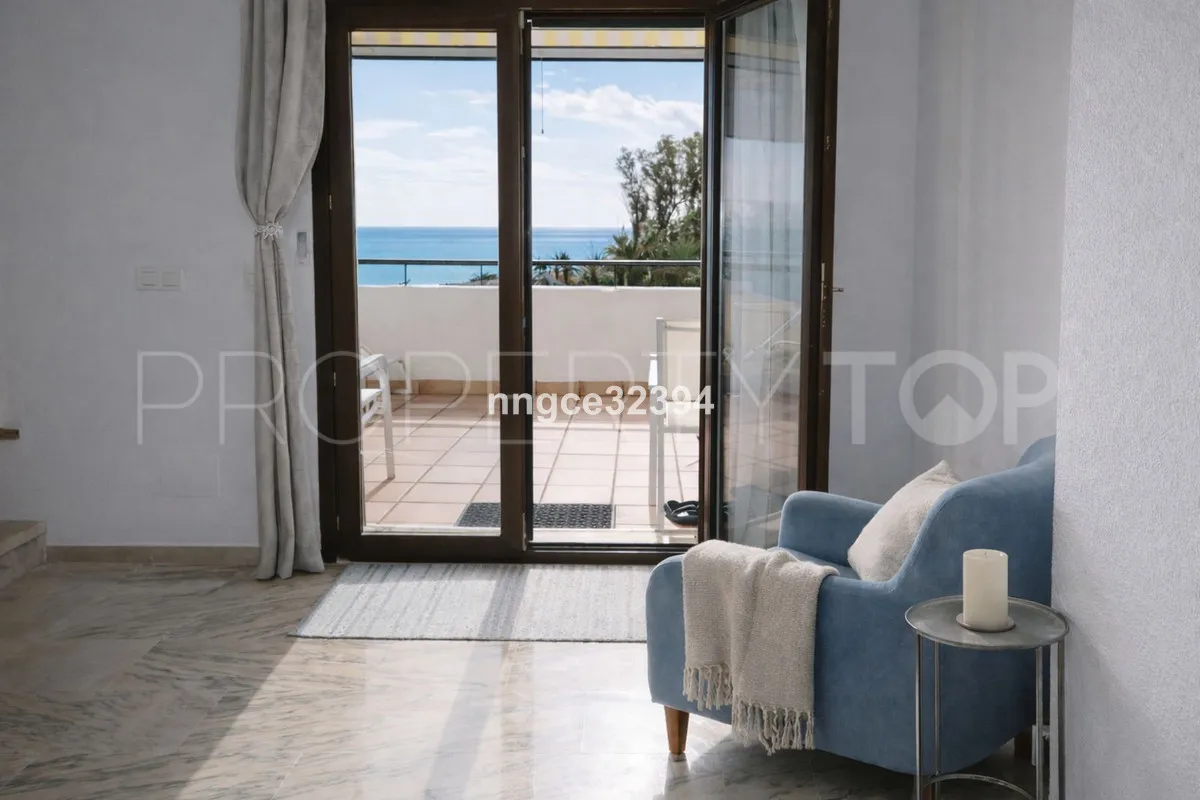 Buy town house with 4 bedrooms in Manilva