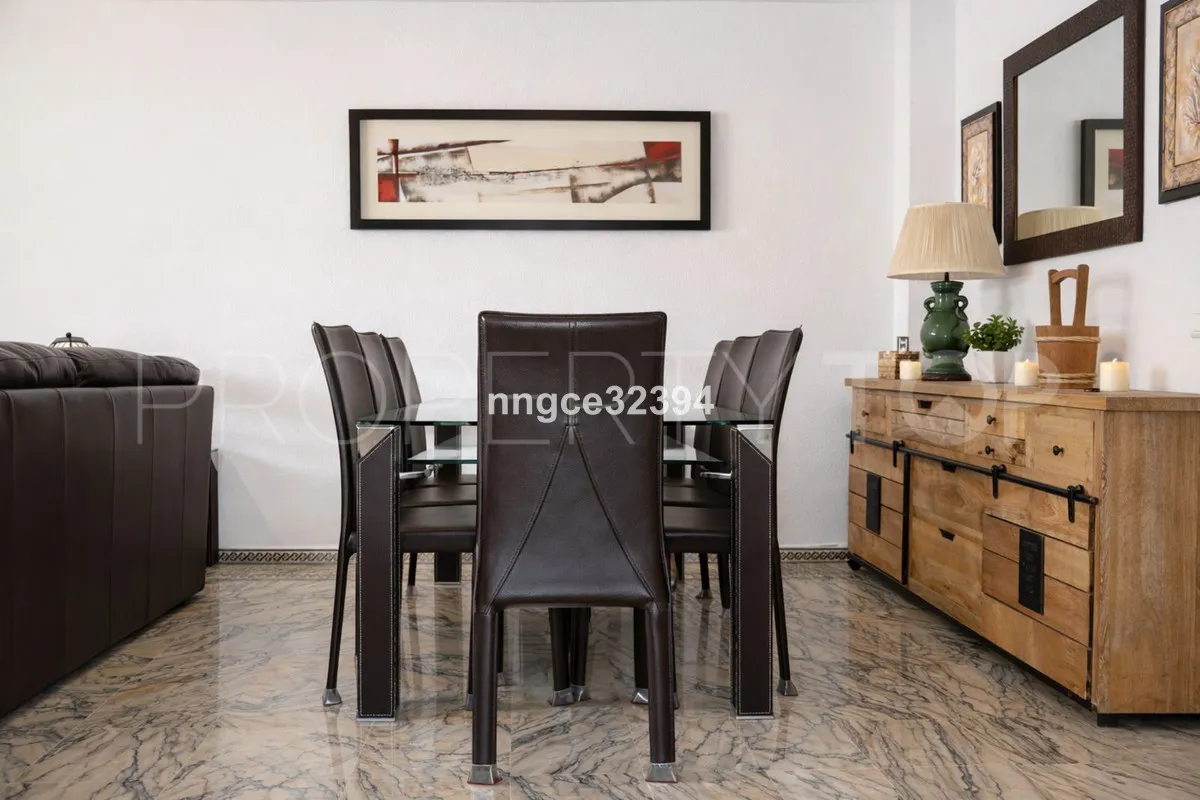 Buy town house with 4 bedrooms in Manilva