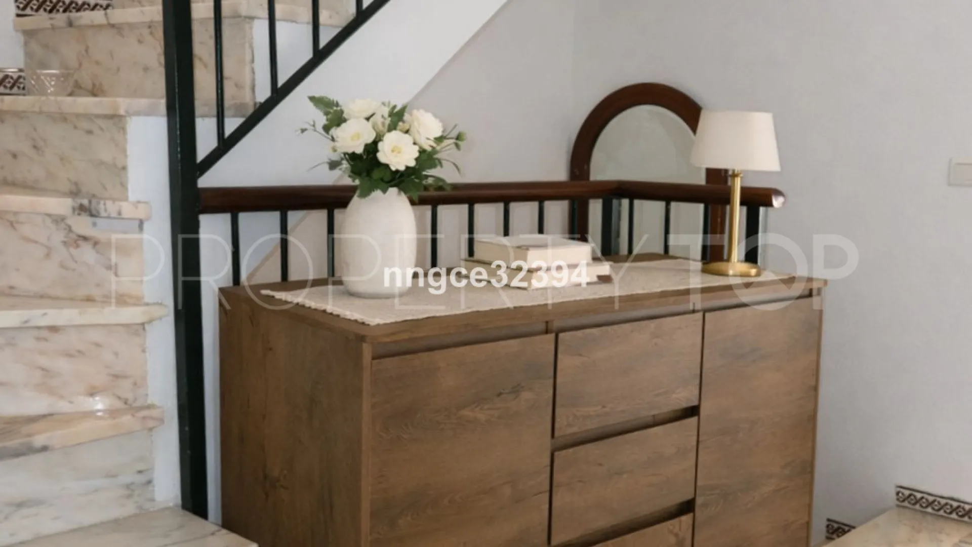 Buy town house with 4 bedrooms in Manilva
