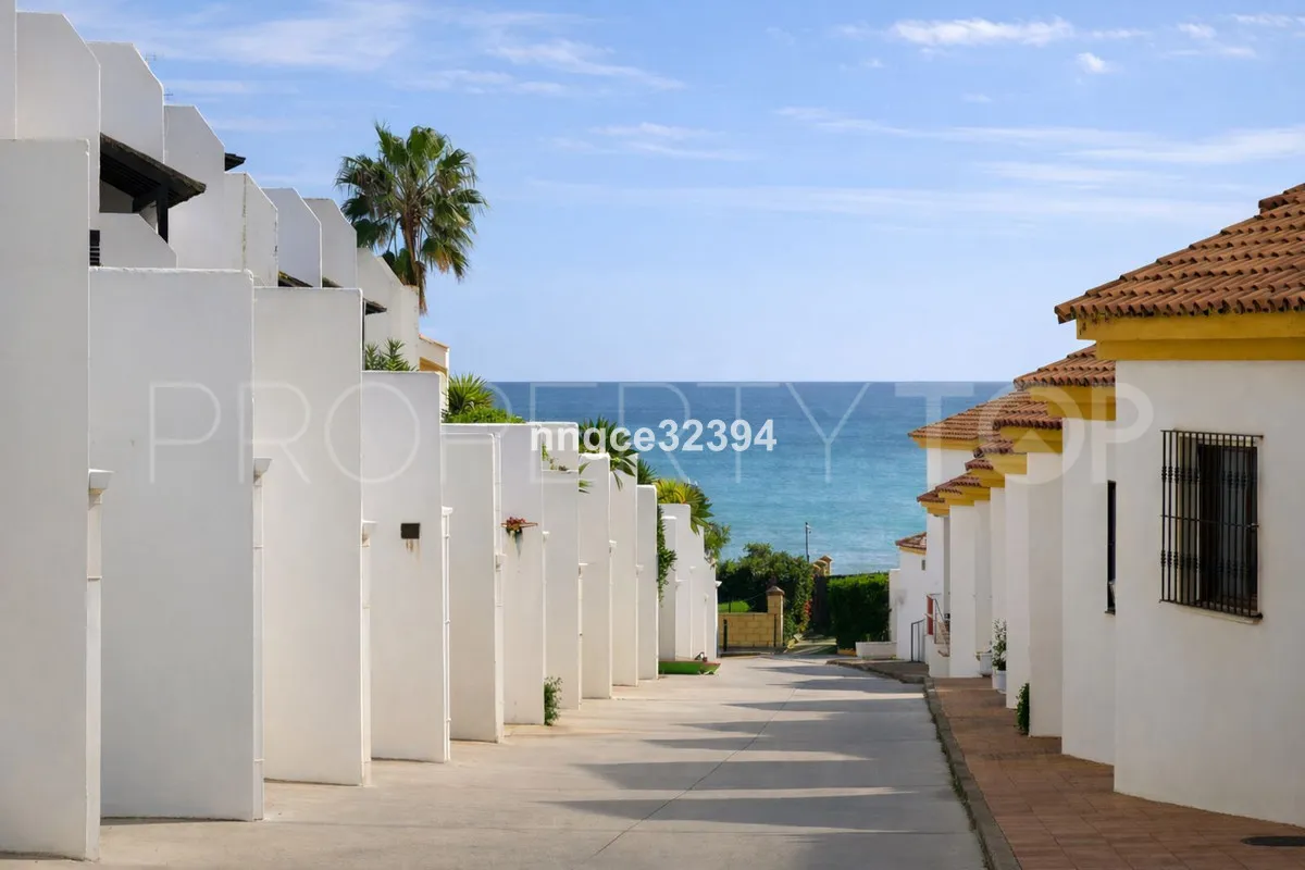 Buy town house with 4 bedrooms in Manilva