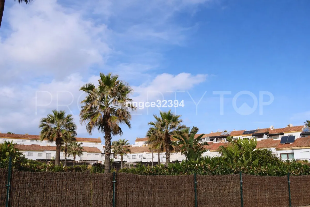 Buy town house with 4 bedrooms in Manilva