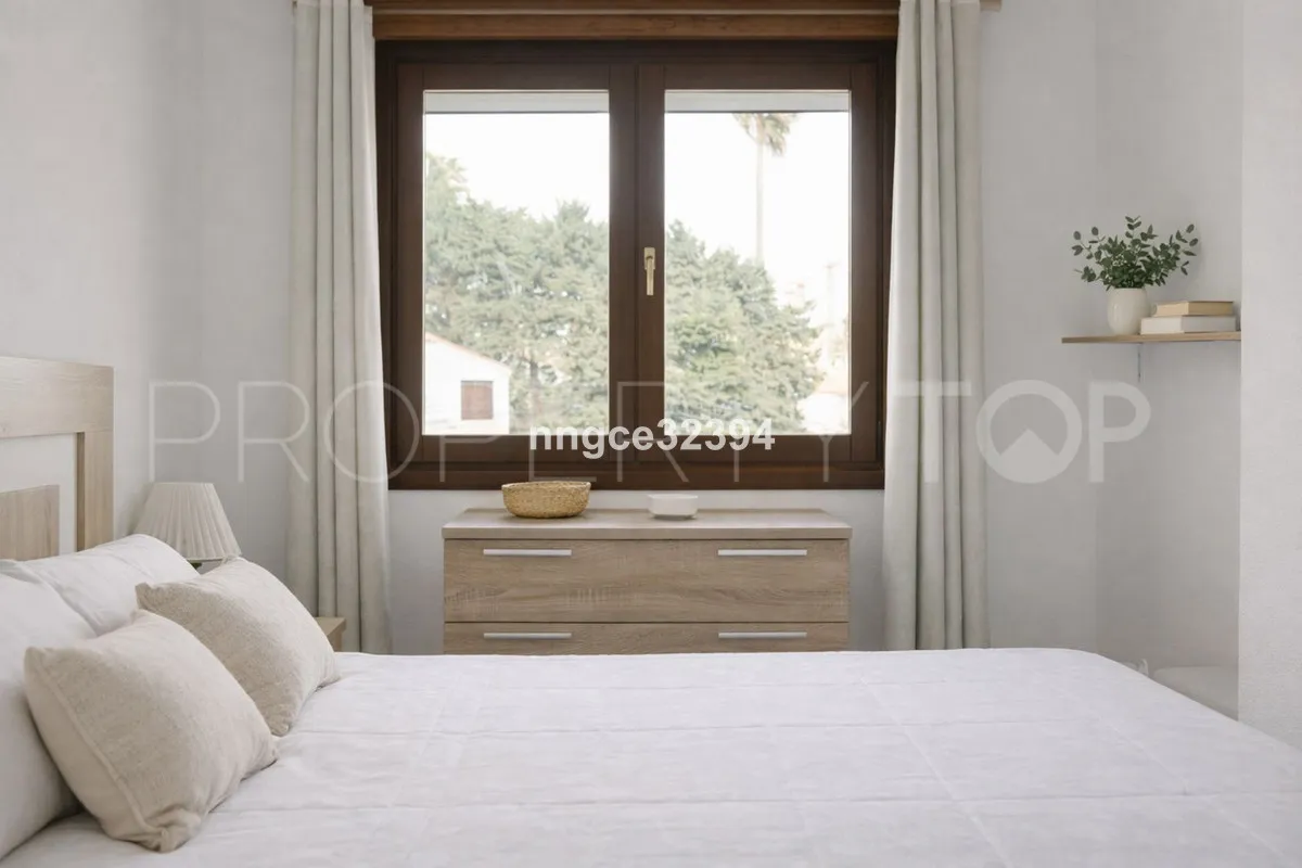 Buy town house with 4 bedrooms in Manilva