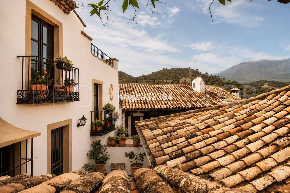 Villa for sale in Benahavis Centro