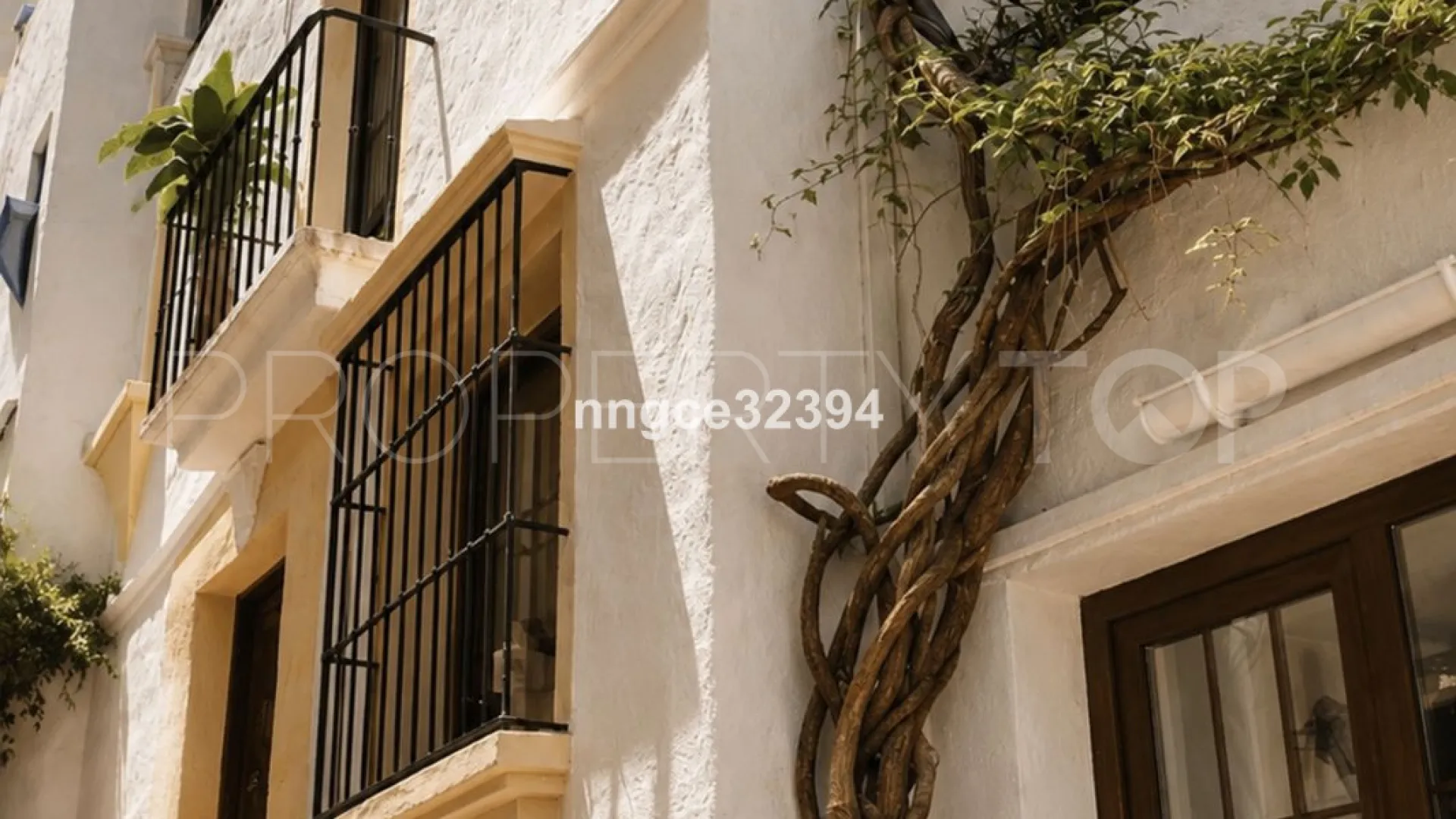 Villa for sale in Benahavis Centro