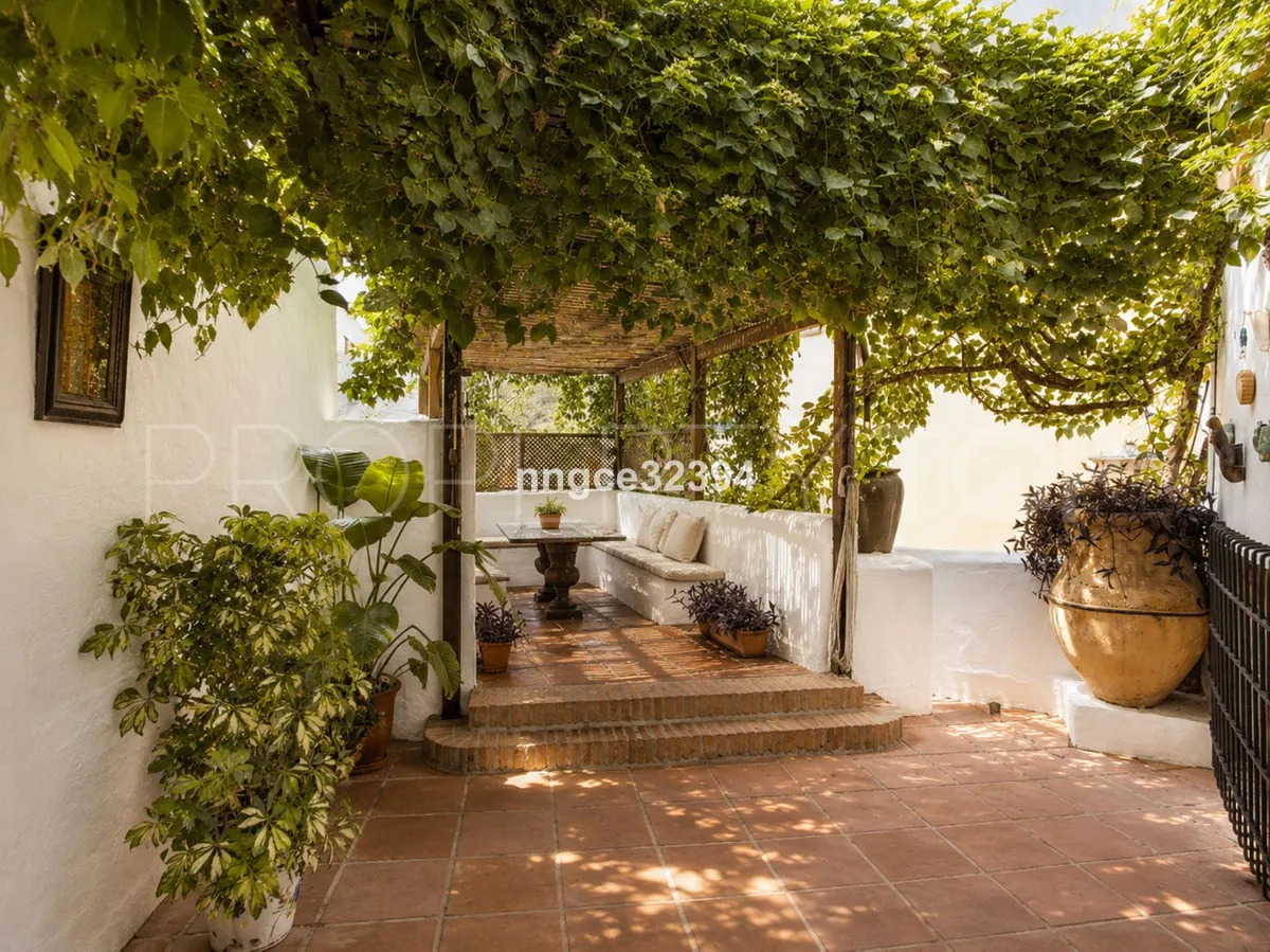 Villa for sale in Benahavis Centro