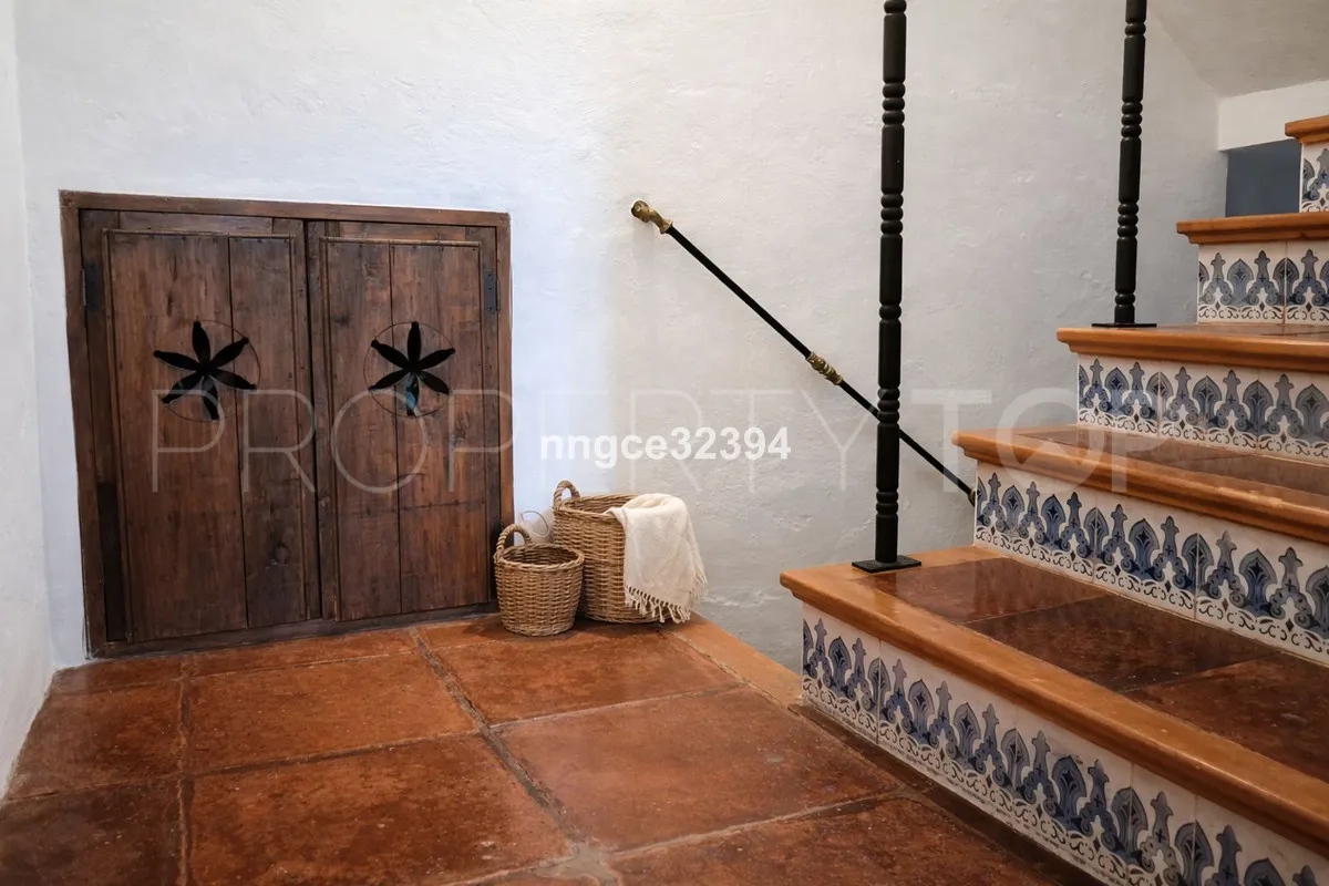 Villa for sale in Benahavis Centro