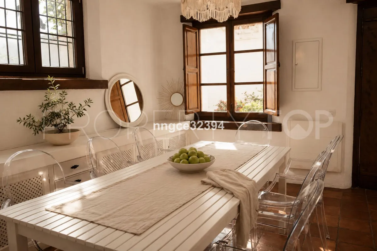 Villa for sale in Benahavis Centro