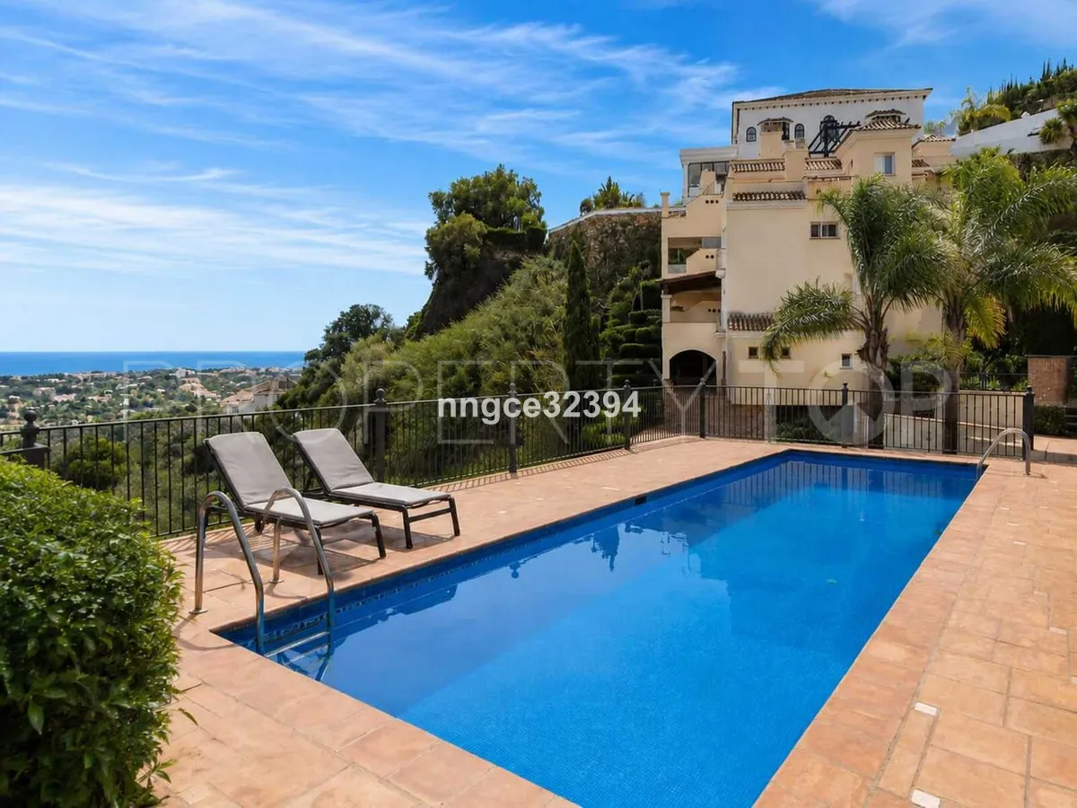 Comprar Ático en Benahavis de 3 dormitorios