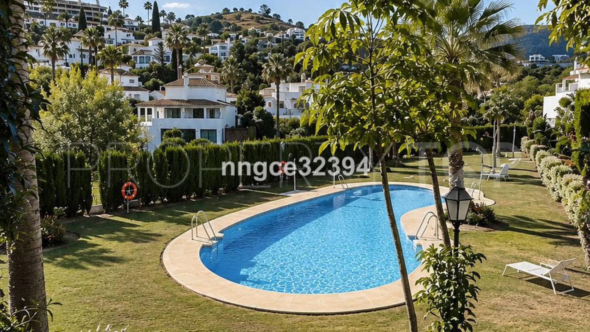 Apartment in Nueva Andalucia for sale