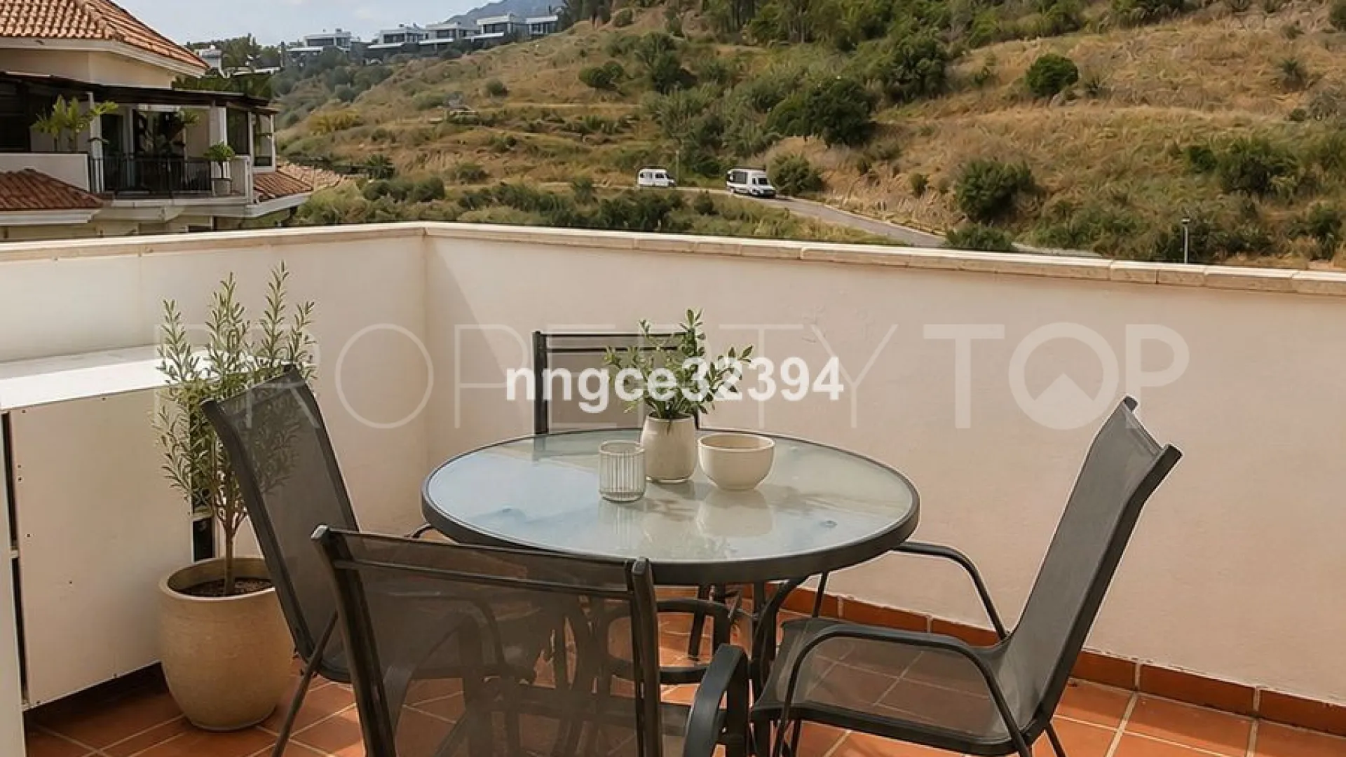 Apartment in Nueva Andalucia for sale