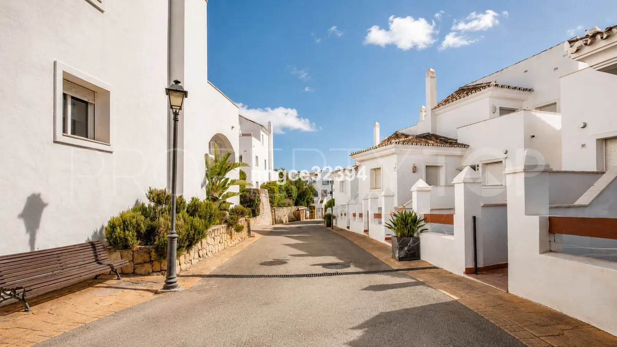 Apartment in Nueva Andalucia for sale