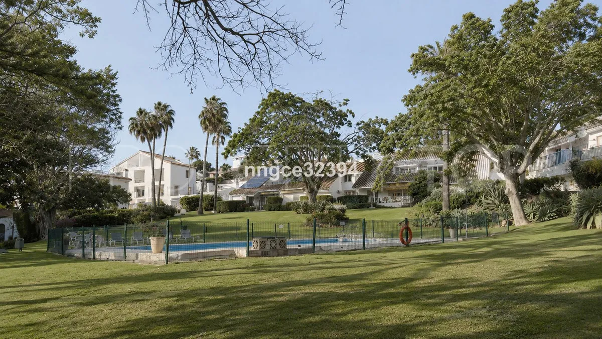 Comprar adosado con 3 dormitorios en Marbella - Puerto Banus