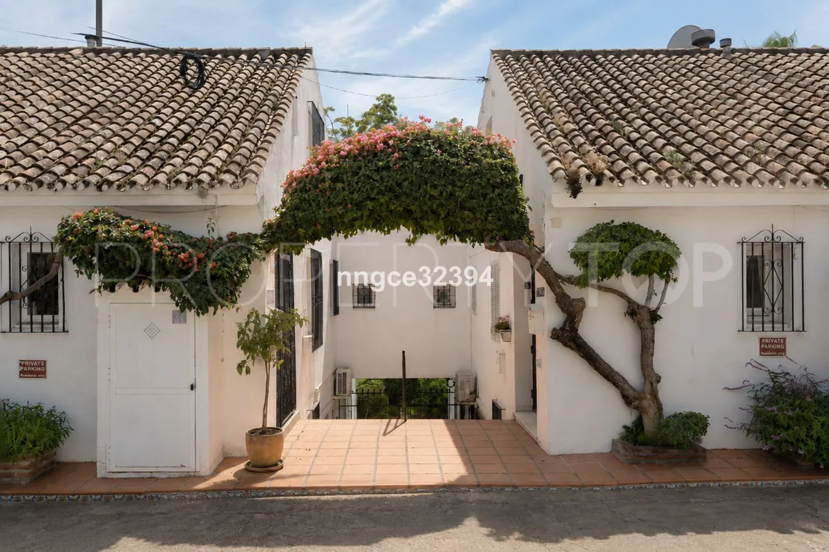 Comprar adosado con 3 dormitorios en Marbella - Puerto Banus
