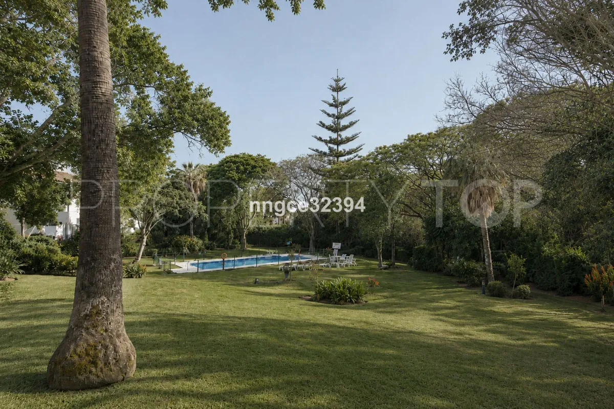 Comprar adosado con 3 dormitorios en Marbella - Puerto Banus