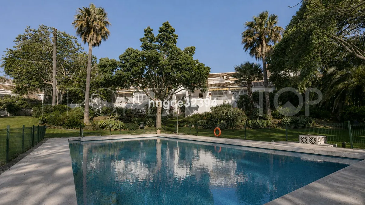Comprar adosado con 3 dormitorios en Marbella - Puerto Banus