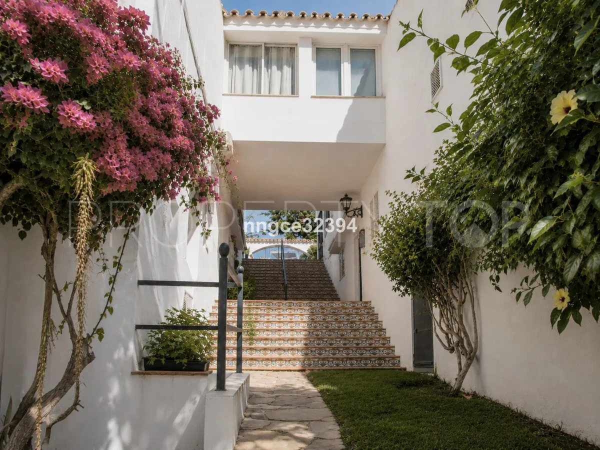 Comprar adosado con 3 dormitorios en Marbella - Puerto Banus
