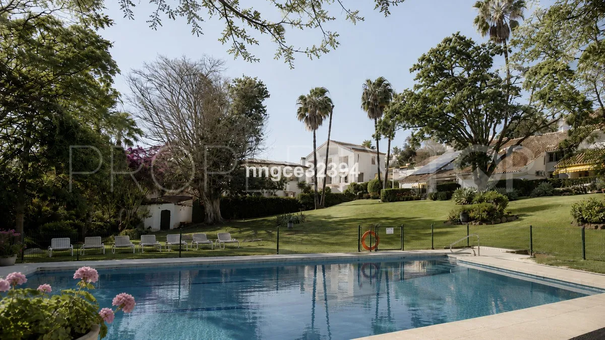 Comprar adosado con 3 dormitorios en Marbella - Puerto Banus