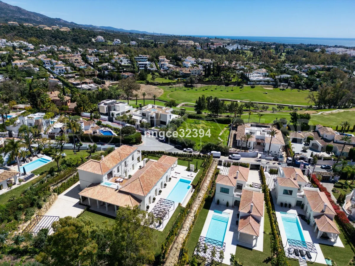 For sale villa in Nueva Andalucia