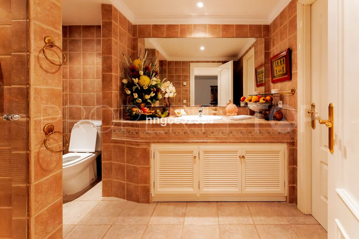 Benahavis, villa a la venta