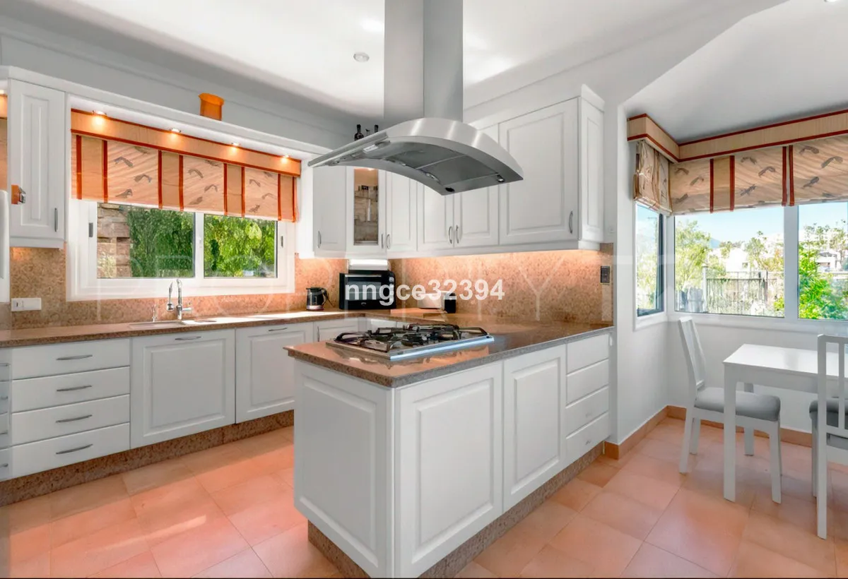 Benahavis, villa a la venta