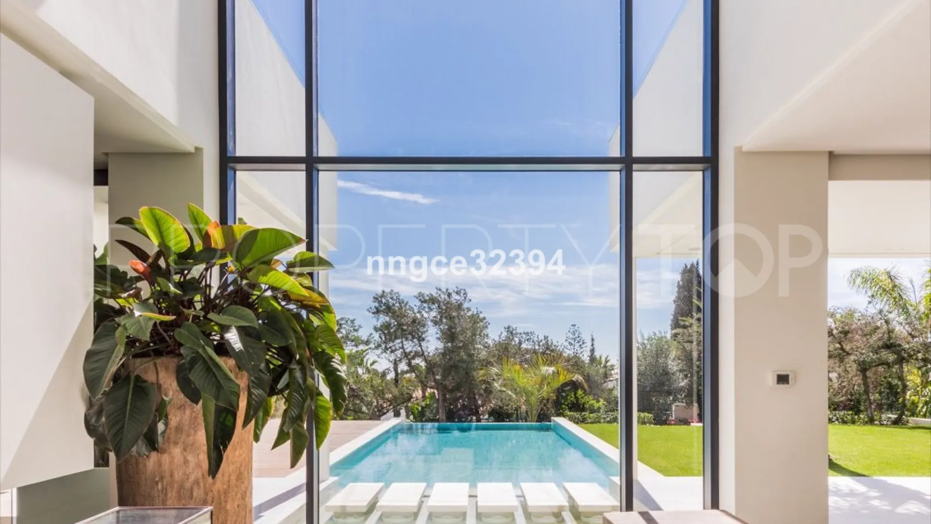 5 bedrooms Aloha villa for sale