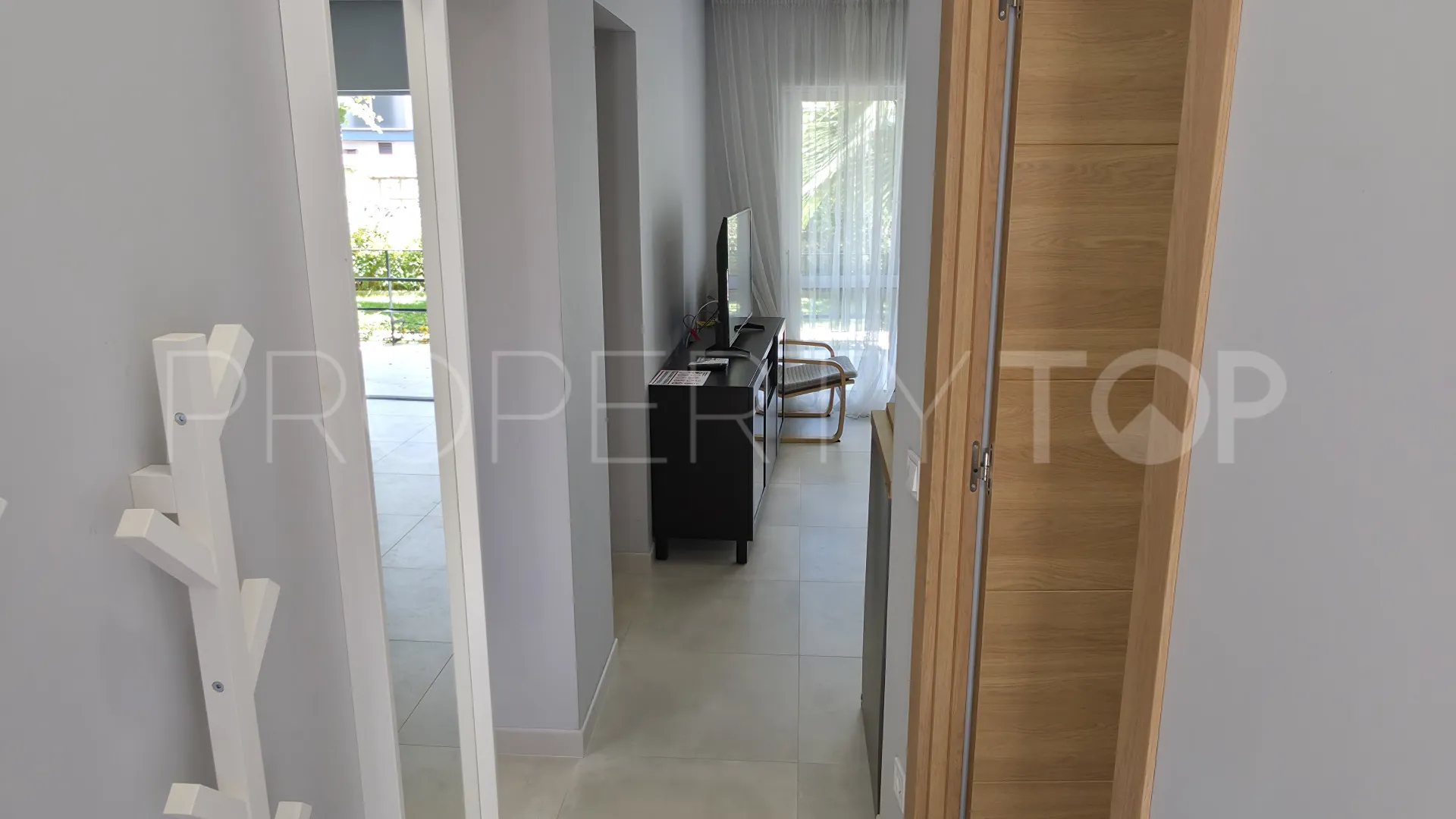 Buy 2 bedrooms ground floor apartment in Benalmadena Centro