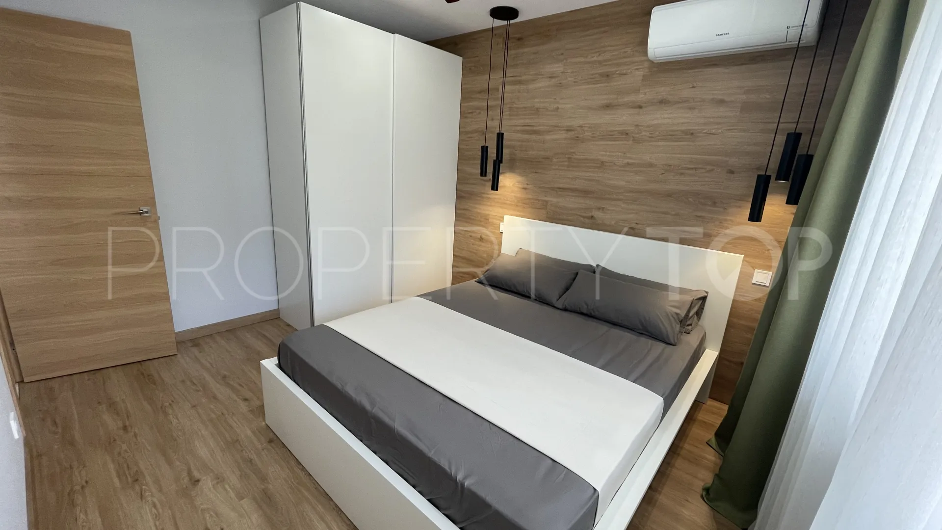 Buy 2 bedrooms ground floor apartment in Benalmadena Centro