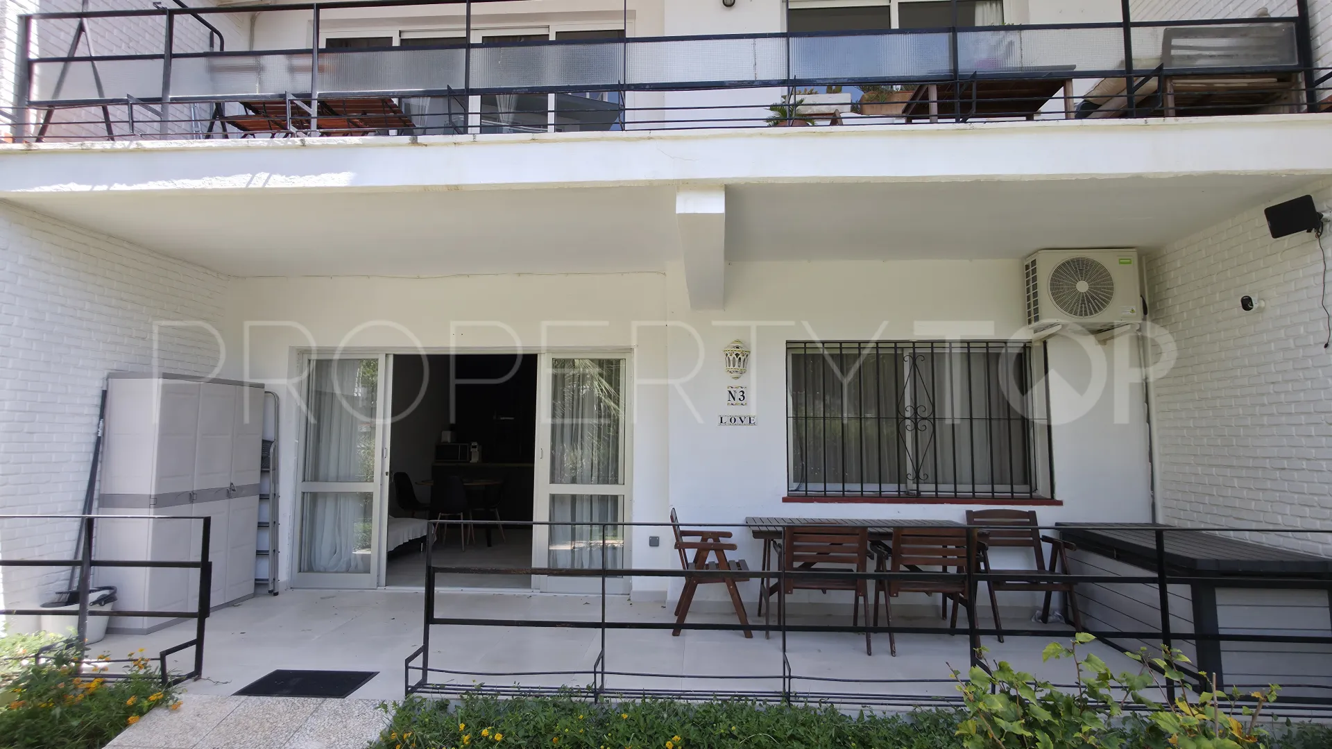 Buy 2 bedrooms ground floor apartment in Benalmadena Centro