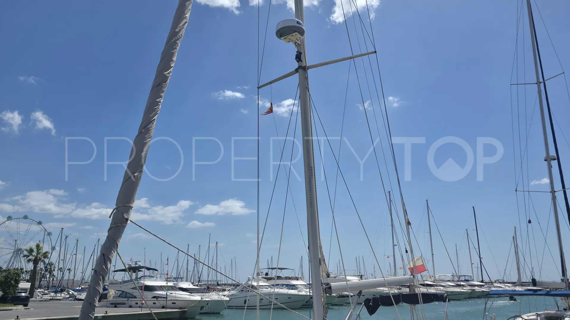 Buy 2 bedrooms ground floor apartment in Benalmadena Centro