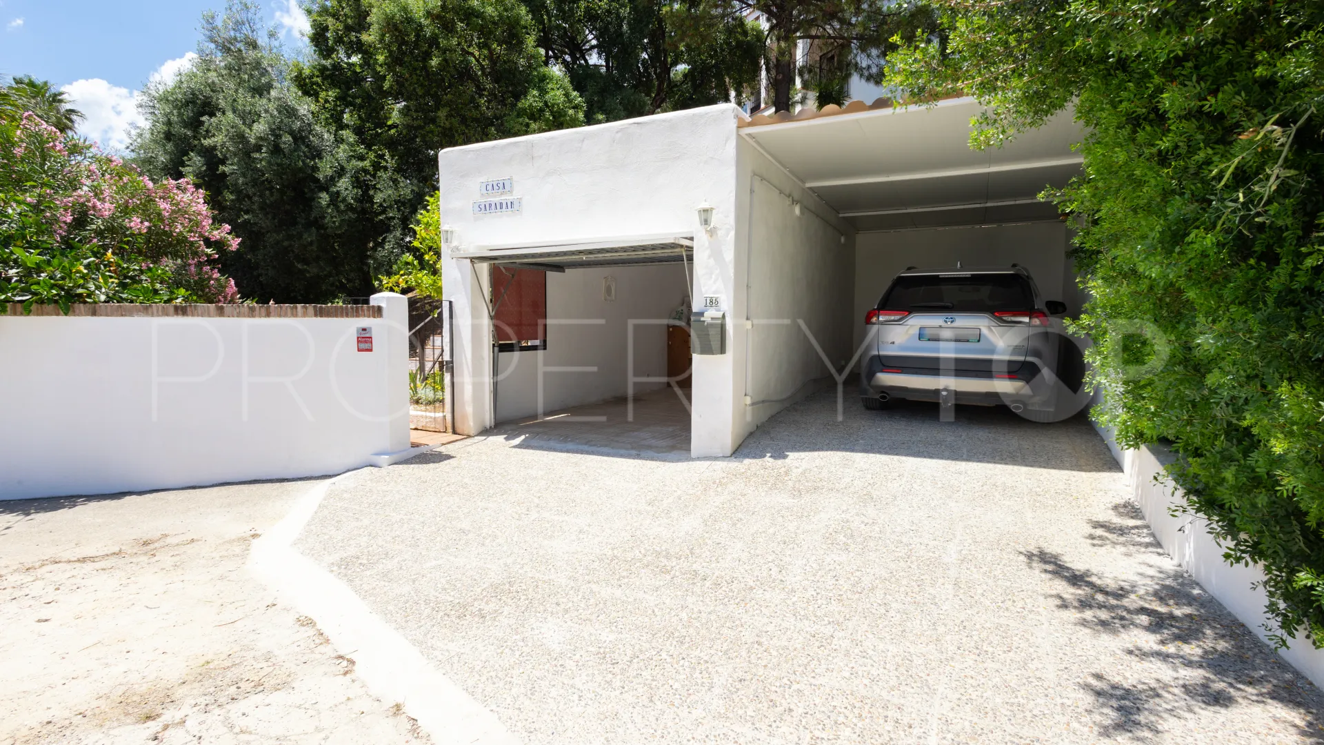 Comprar villa con 3 dormitorios en Estepona Hills
