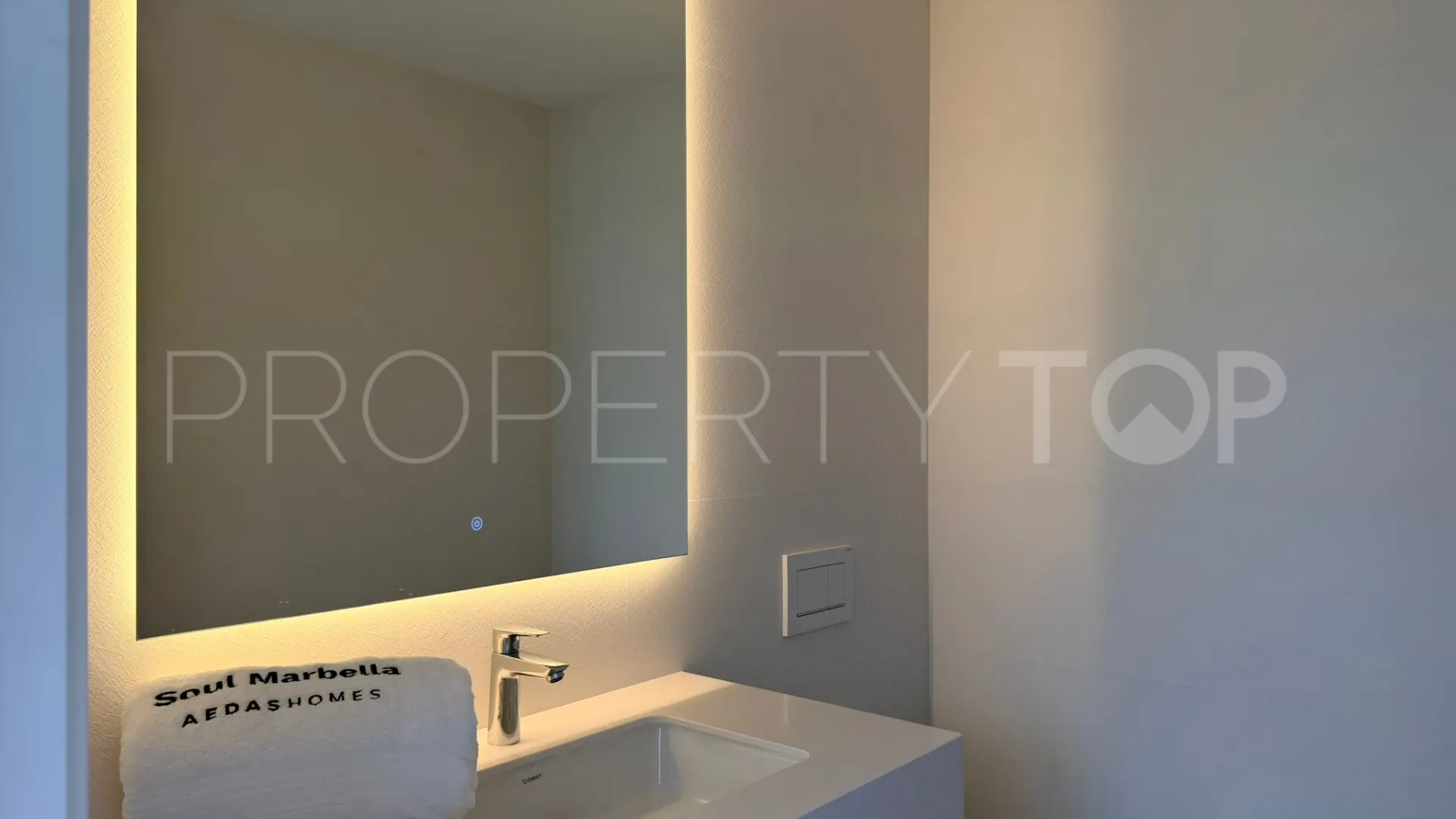 Apartamento en venta en Los Monteros con 2 dormitorios