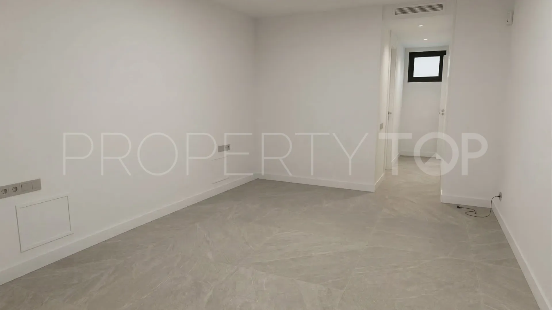 Apartamento en venta en Los Monteros con 2 dormitorios