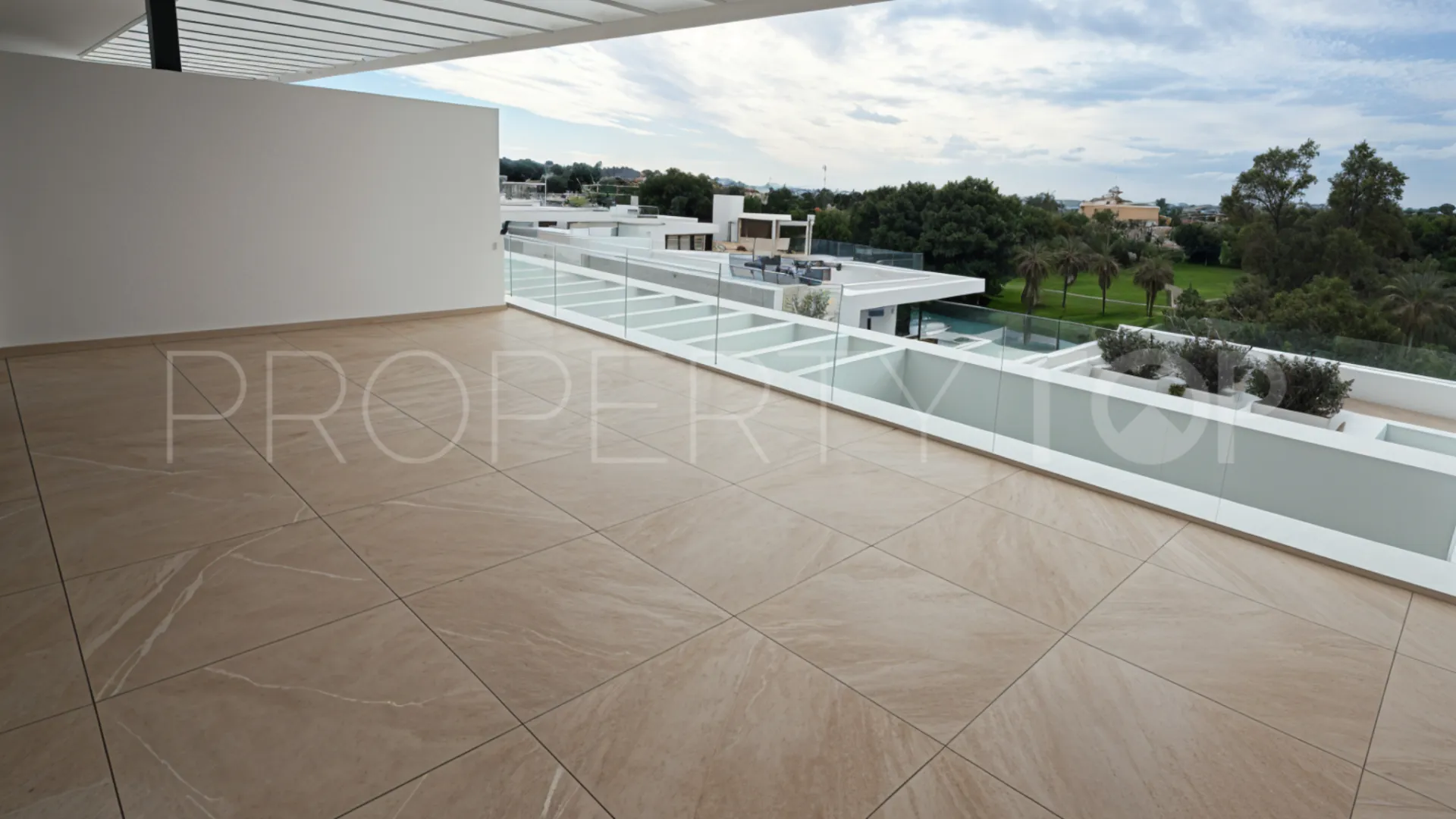 Apartamento en venta en Los Monteros con 2 dormitorios