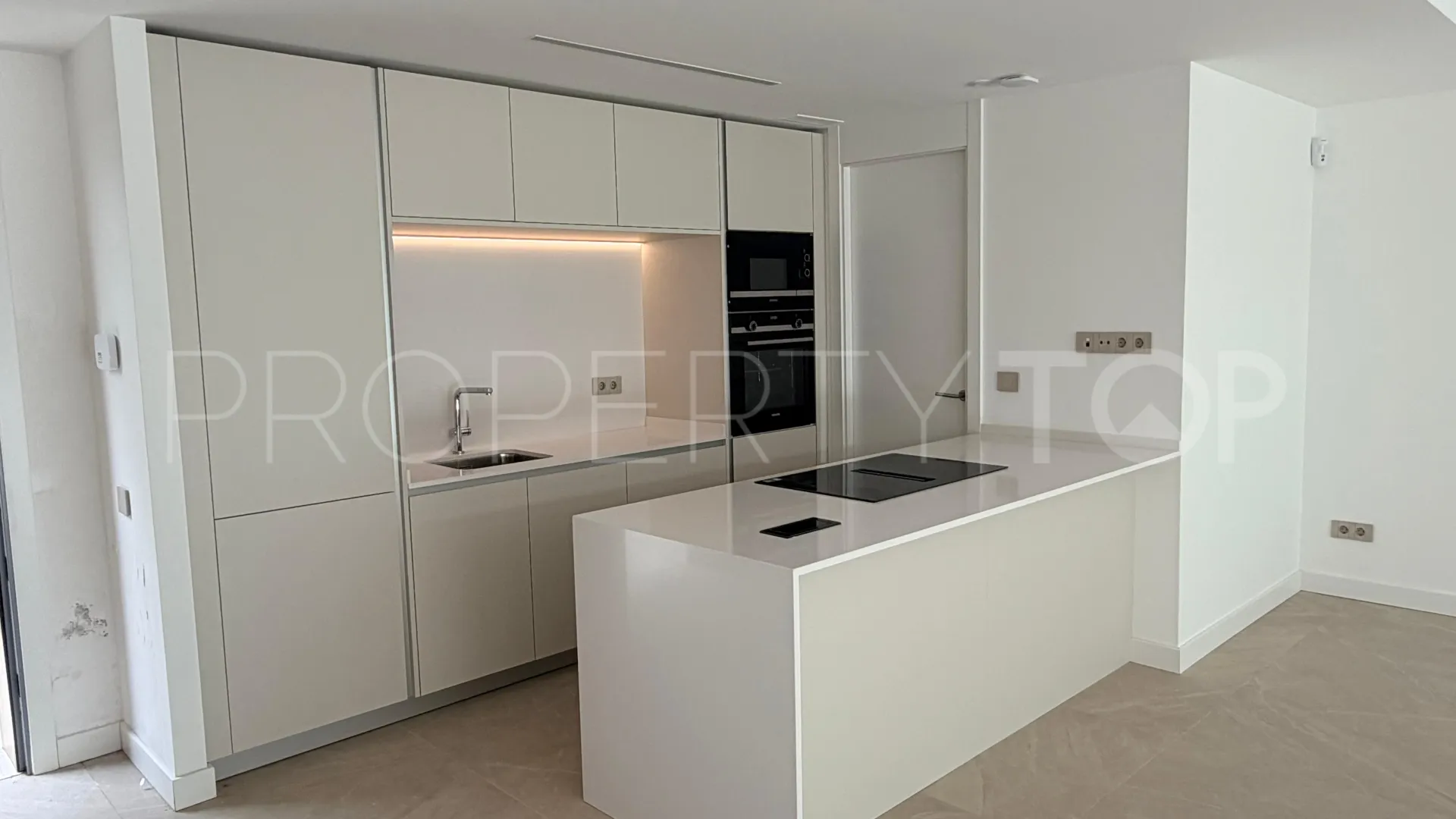 Comprar apartamento con 2 dormitorios en Los Monteros