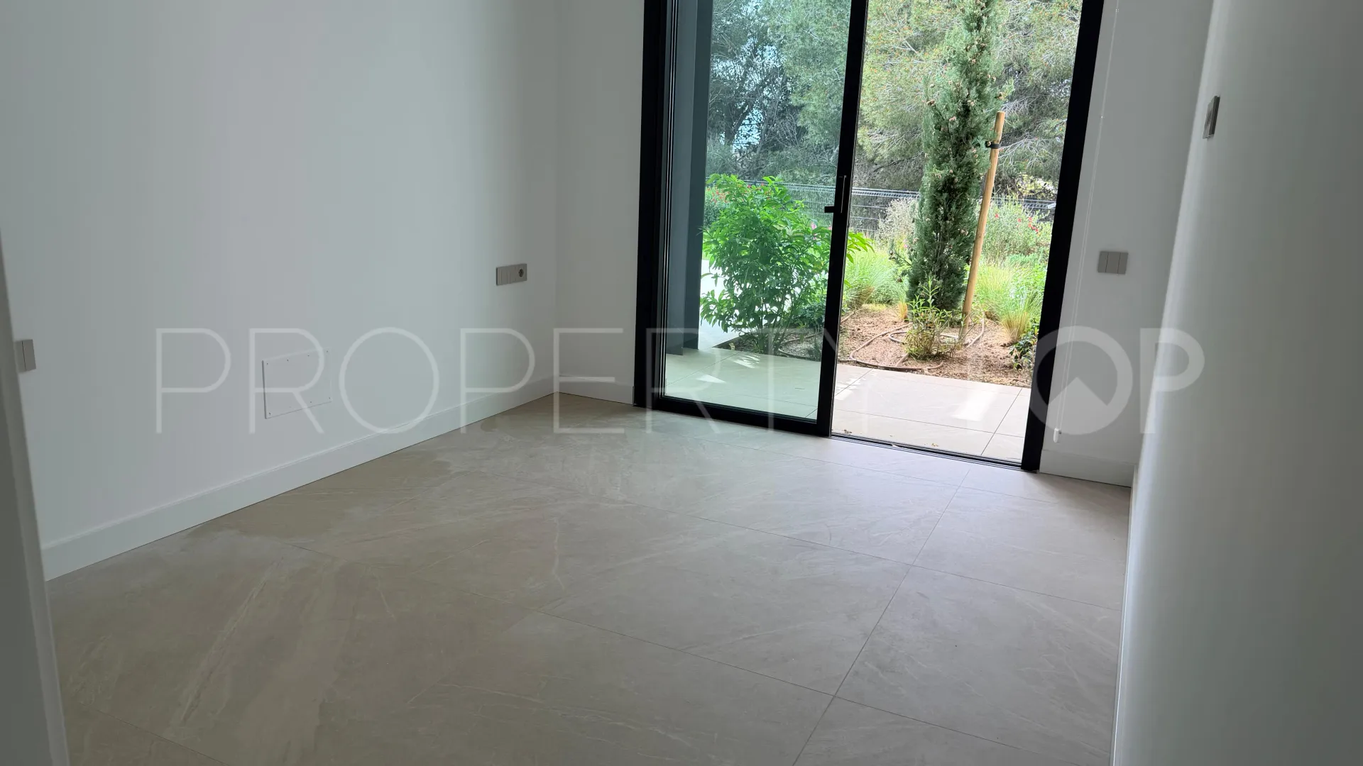 Comprar apartamento con 2 dormitorios en Los Monteros