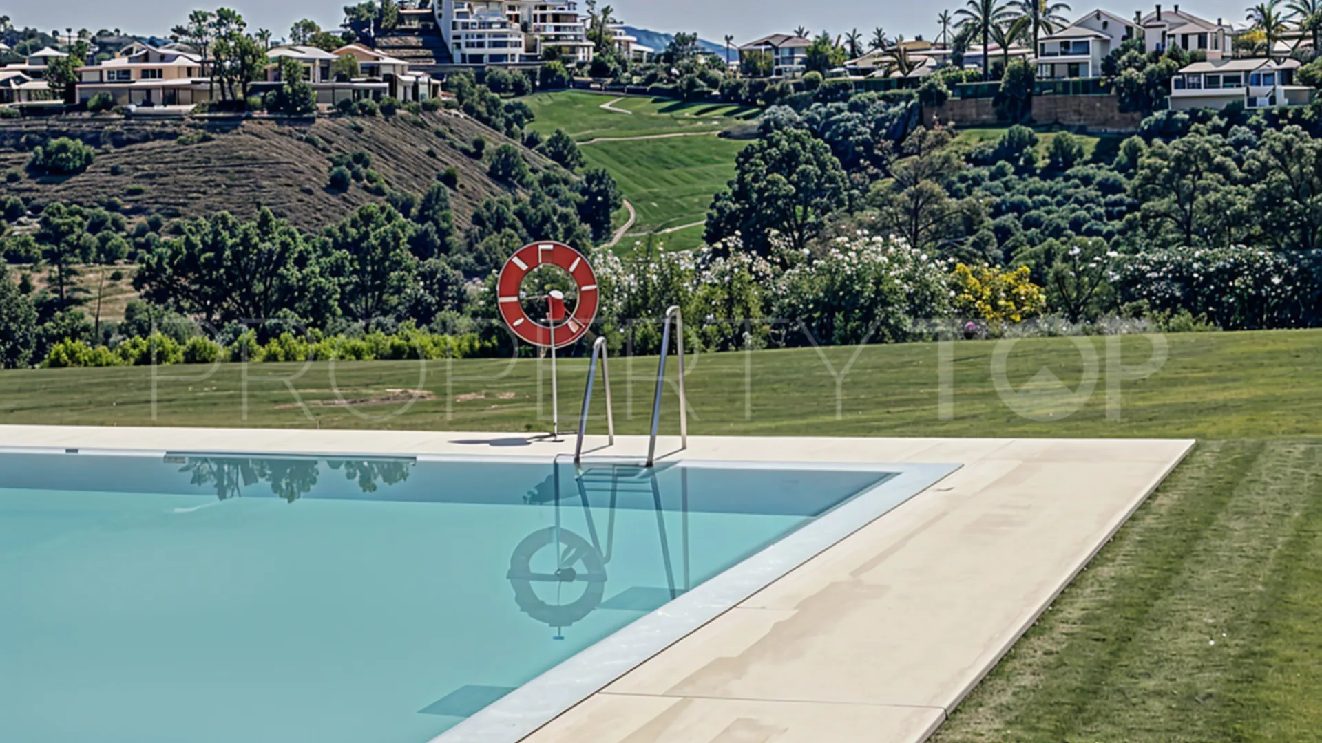 Comprar apartamento con 2 dormitorios en Los Monteros