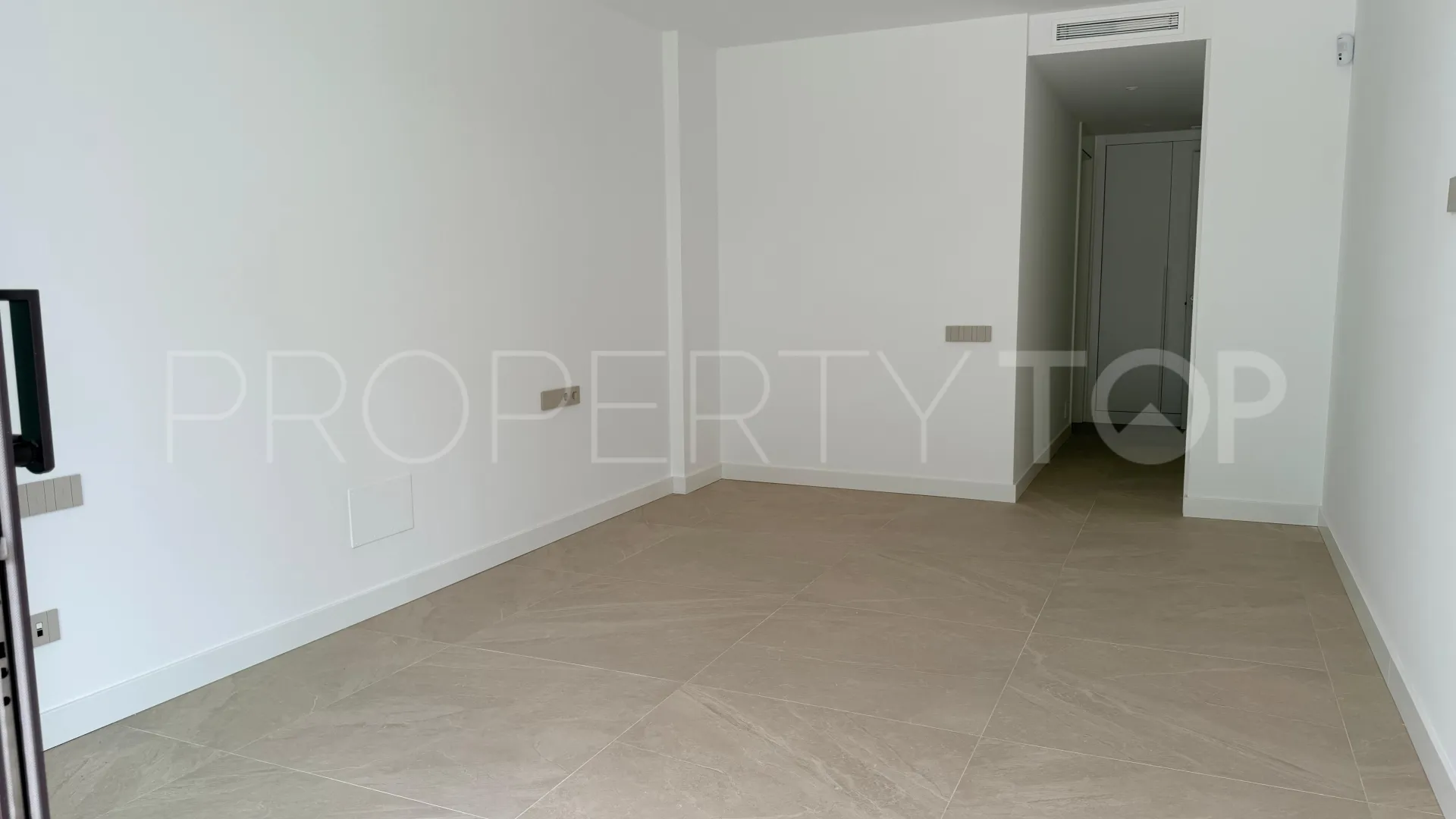 Comprar apartamento con 2 dormitorios en Los Monteros